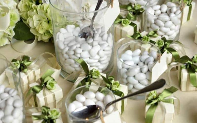 Allestimento tavoli Confettata e Bomboniere